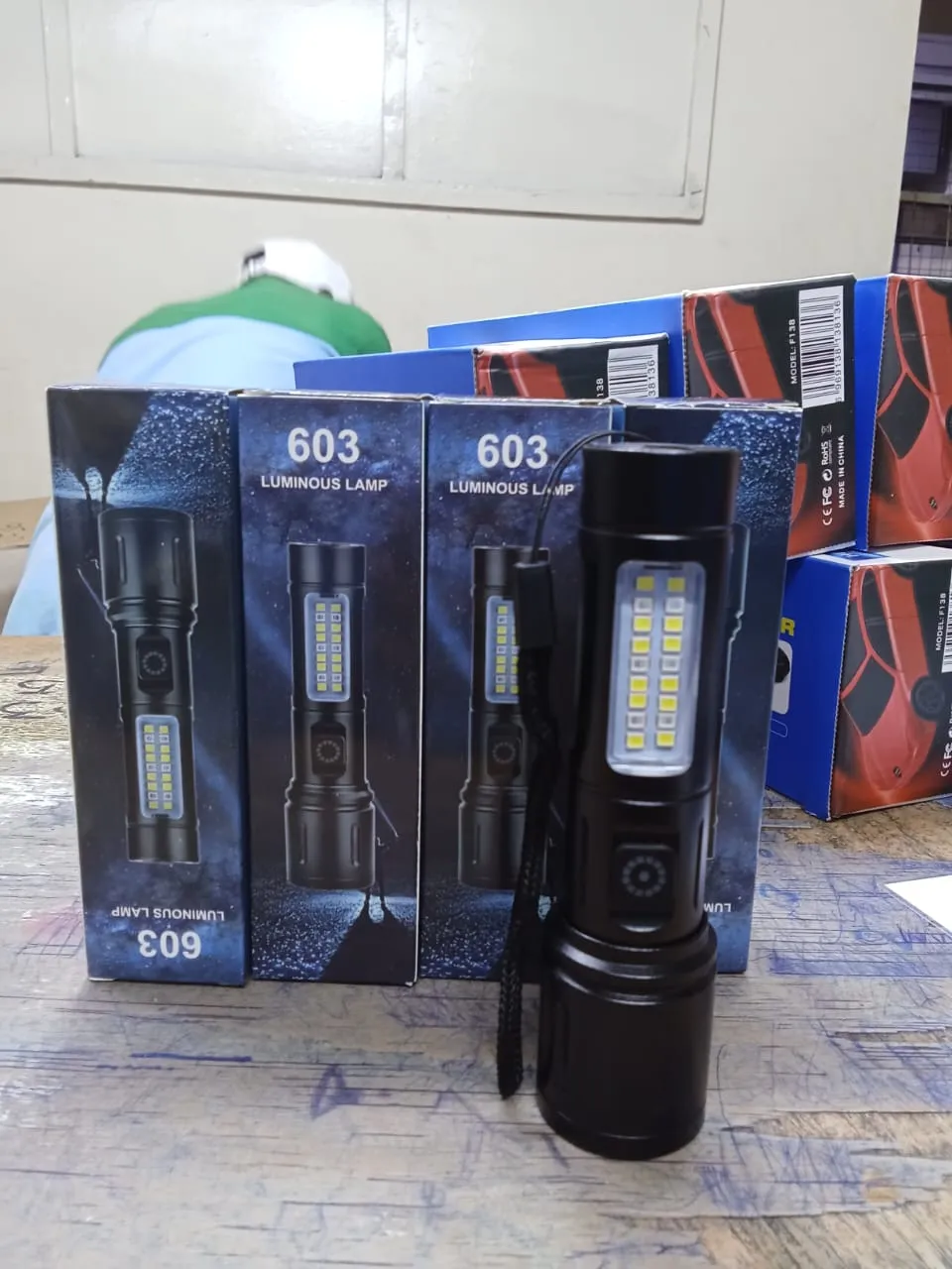 COB 603 rechargeable torch with zoom 