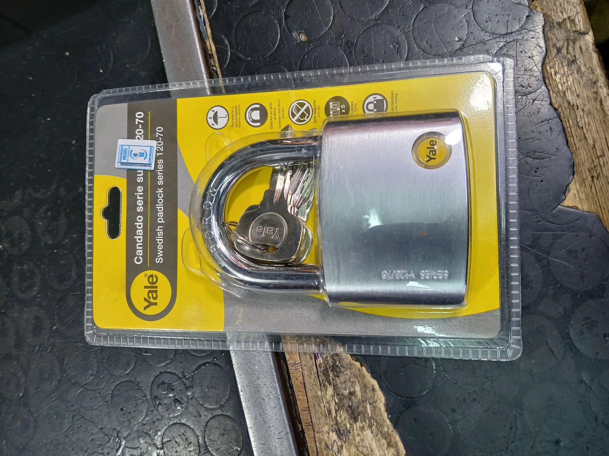 Yale Heavy duty padlock 