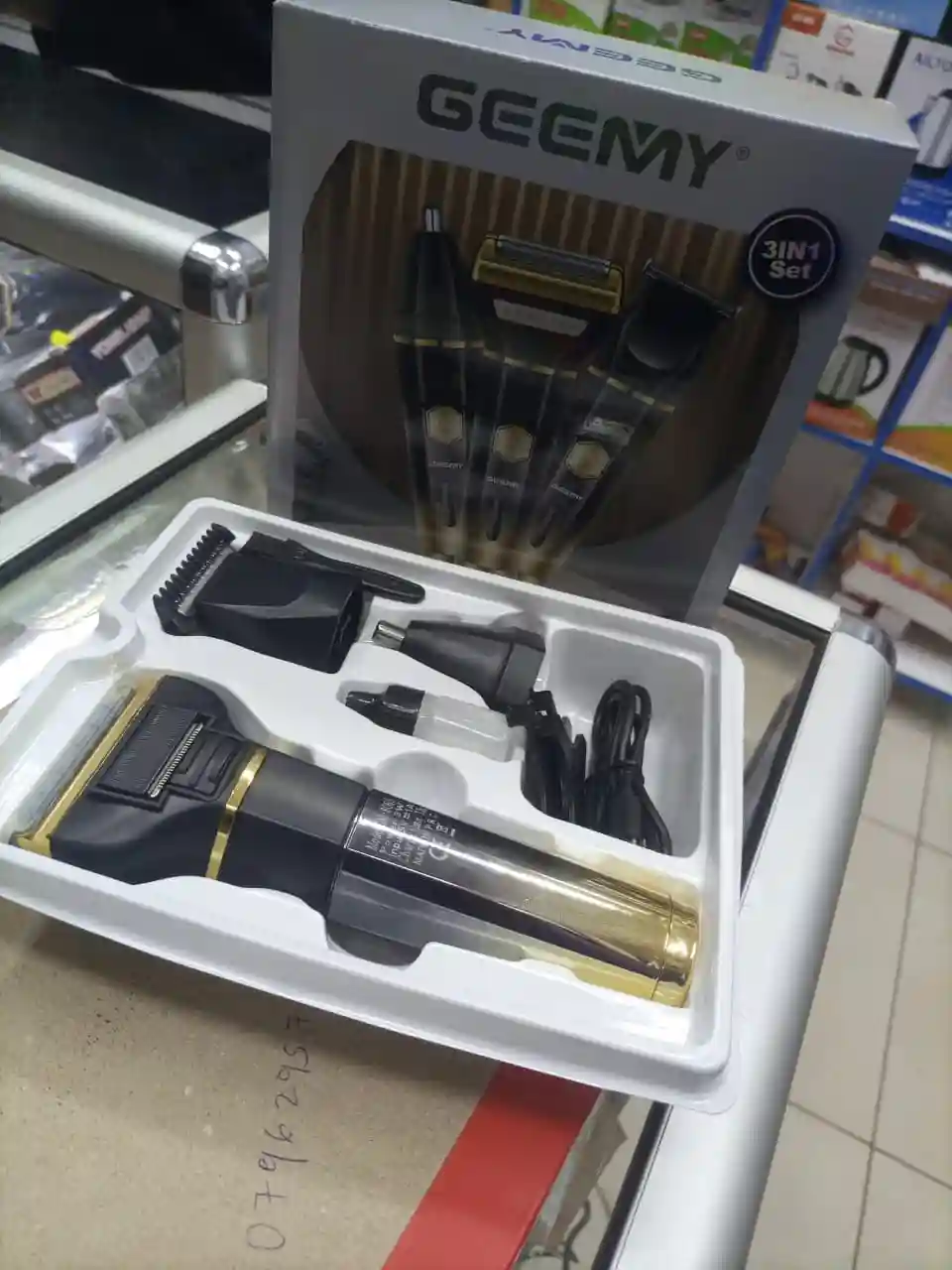 3 in 1 rechargeable shaver - Image 3